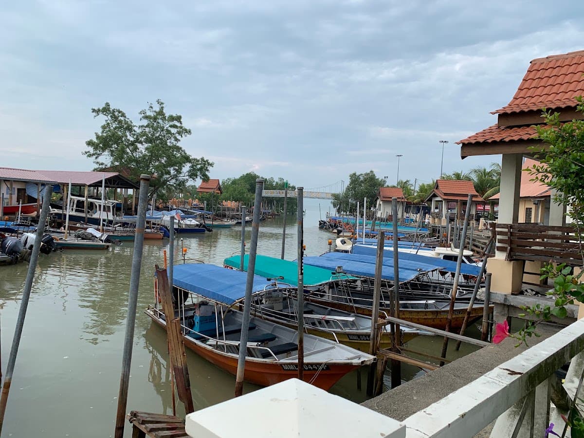 Balai Nelayan Umbai Pantai